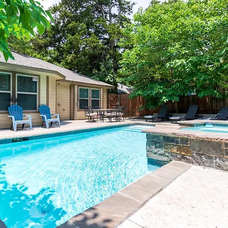 Herdon Park Hideaway